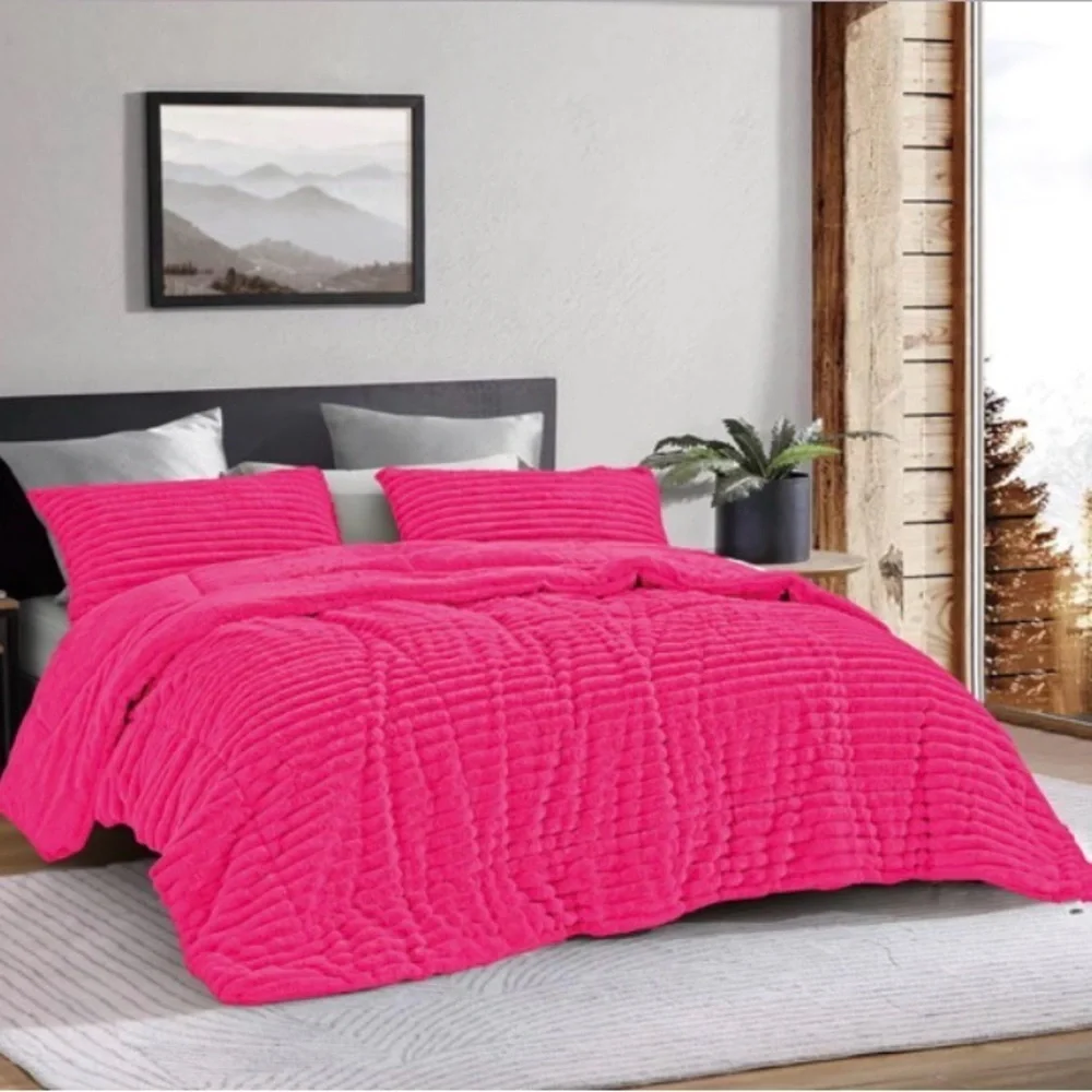 Luxurious Tan Quilted Bedding Set
